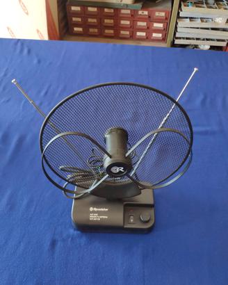 Antenna TV attiva a guadagno variabile