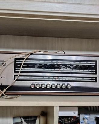 Radio vintage perfettamente funzionante