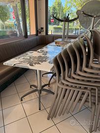 Tavoli e sedie per bar