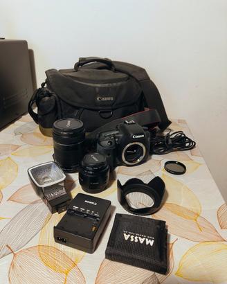 Canon EOS 7D completa di accessori 