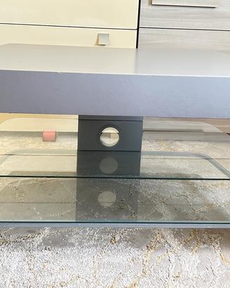Appoggio tv va bene x sala/camera