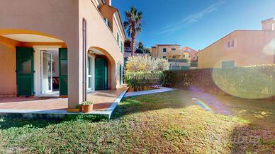 PORZIONE DI BIFAMILIARE, GIARIDNO PRIVATO E BOXAUT