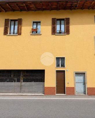 NEGOZIO A STEZZANO