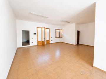 Ampio locale con bagno
