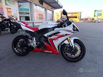 YAMAHA YZF R1 R1