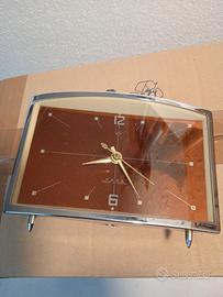 Sveglia Diamond con vetro curvo.