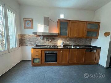 Cucina completa in legno massello