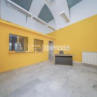 LOCALE COMMERCIALE DI 86 MQ A DUE PASSI DA PIAZZA