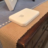 Apple battery pack MagSafe