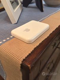 Apple battery pack MagSafe