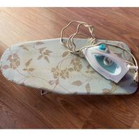 Ferro da stiro e asse portatile