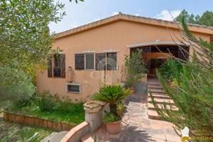 Villa di 1560 m² con più di 5 locali e box auto do