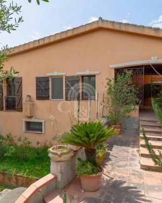 Villa di 1560 m² con più di 5 locali e box auto do