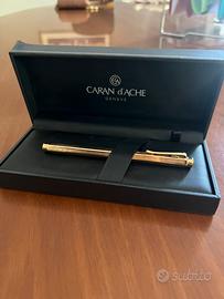 Penna oro da collezione Caran d’Ache