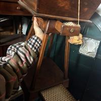 Mobiletto in legno antico