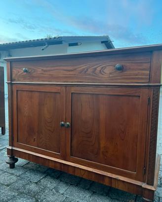Credenza d’epoca in legno massello