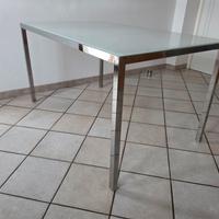 tavolo acciaio e vetro 