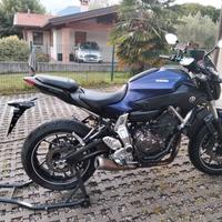 Moto Yamaha MT-07