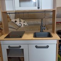 Cucina Ikea per bambini con accessori
