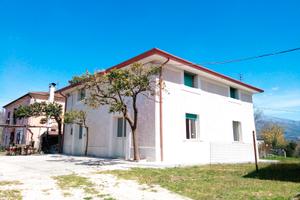 Casa indipendente cervaro - cassino con giardino