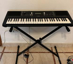 Tastiera Yamaha PSR E-363 61 tasti più cavalletto