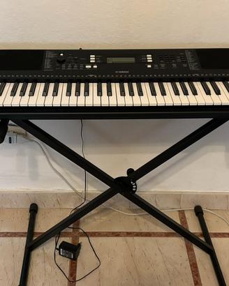 Tastiera Yamaha PSR E-363 61 tasti più cavalletto