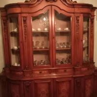 Credenza classica, divano e poltrone abbinate