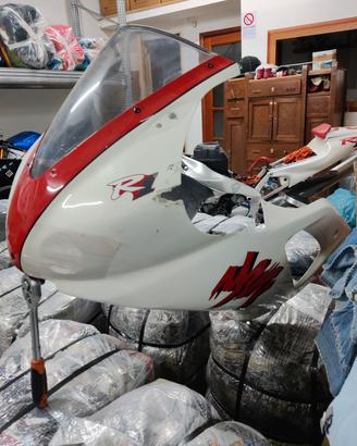 Yamaha R1 del 1998 carene pista prima serie