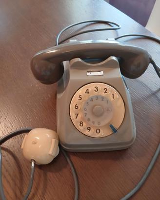 Telefono grigio con cornetta