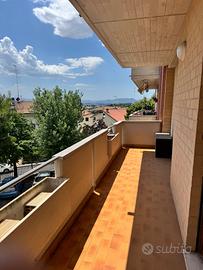Appartamento con balcone e garage