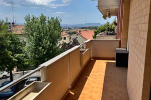 Appartamento con balcone e garage