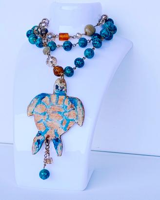 Collana  con dipinto di tartaruga