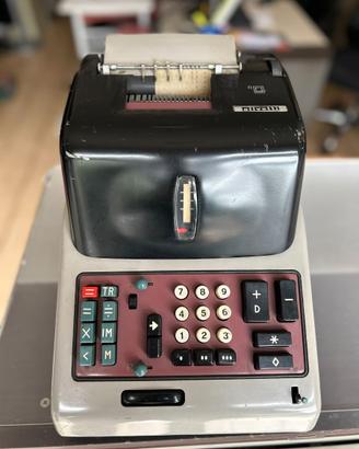 Antica calcolatrice Olivetti Divisumma 24 anni '60