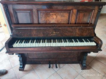 Pianoforte verticale T. Harrison inizio 900