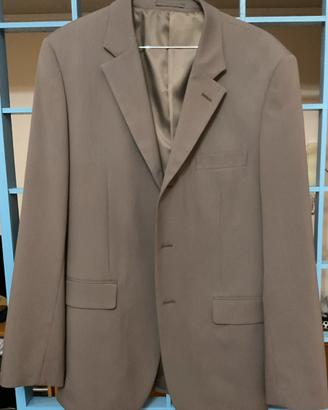 Completo elegante da uomo.