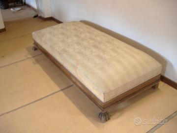 Divano basso della fine del' 800