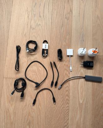 Lotto 13 cavi e adattatori USB-C, hub, adatttori