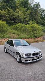 BMW 320i e36