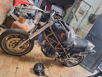 Ducati monster 750 del 2002