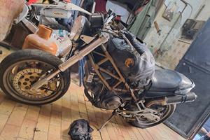 Ducati monster 750 del 2002