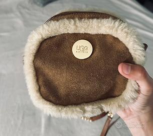 UGG tracollina Quinn in camoscio