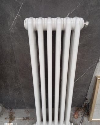 Termosifone tubolare in acciaio bianco usato