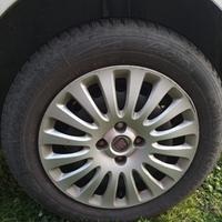 Gomme invernali complete di cerchi