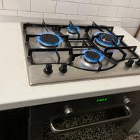 Forno con piano cottura 4 fuochi