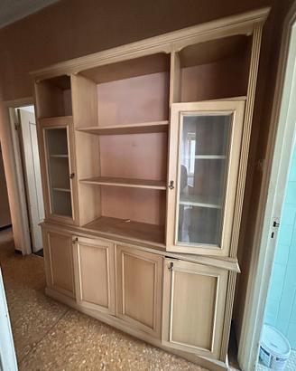 Mobile soggiorno in legno con vetrinette