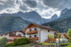 Soleggiata nel cuore delle Dolomiti di Fassa