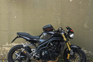 Triumph speed triple 1050