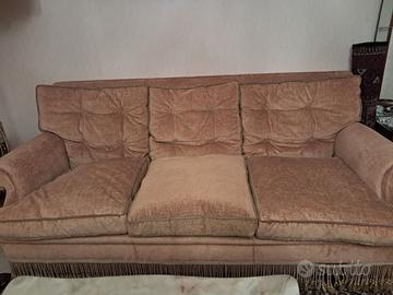 divano e poltrone  in stile