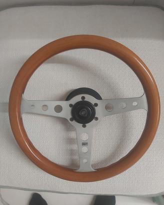 volante indy momo  attacco fiat lancia