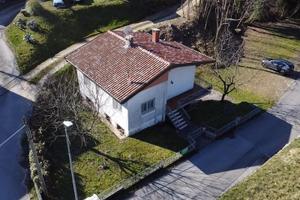 CASA INDIPENDENTE CON GIARDINO IMMERSA NELLA TR...